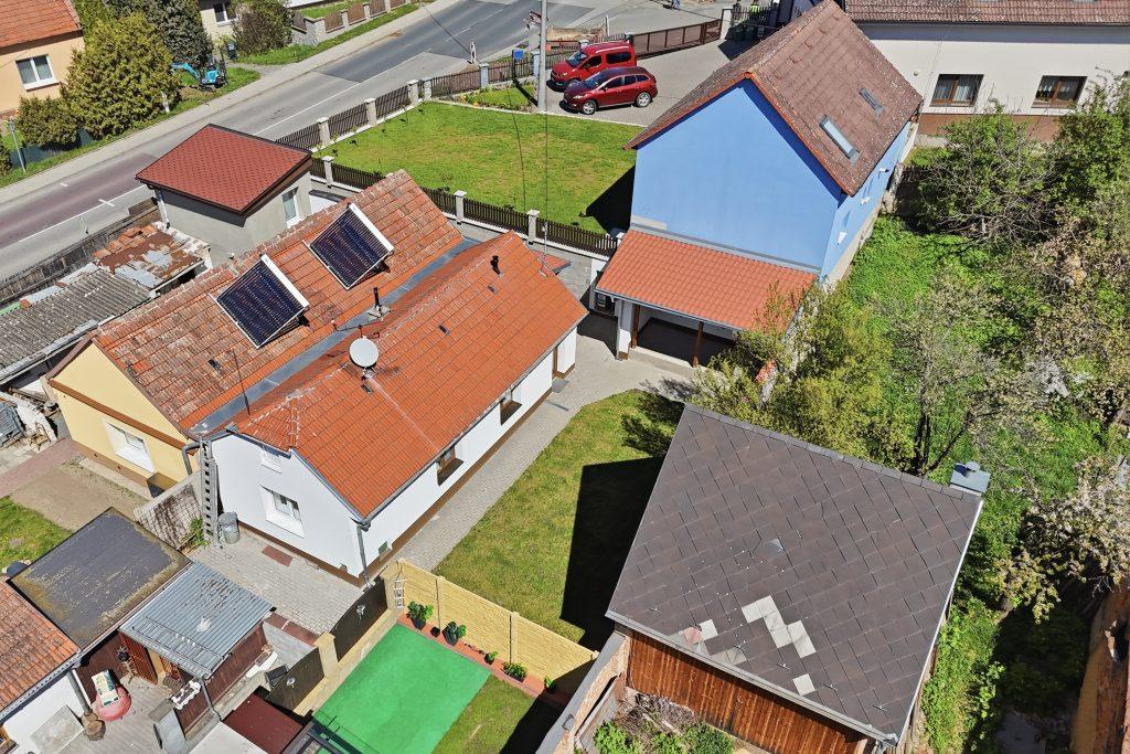 Dronový záběr rodinného domu ve Vyškově