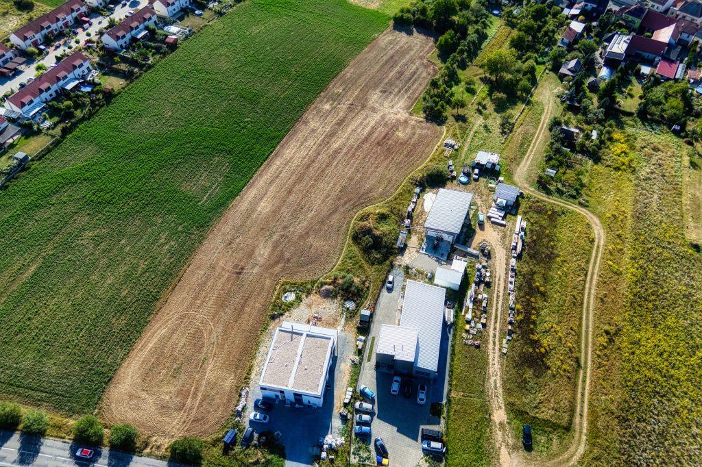 Dronové fotografie pozemku ve Veverské Bítýšce