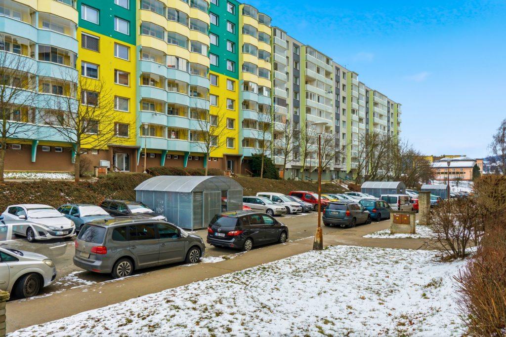 Doplňkový záběr uzavírá přehled hlavních částí bytu.